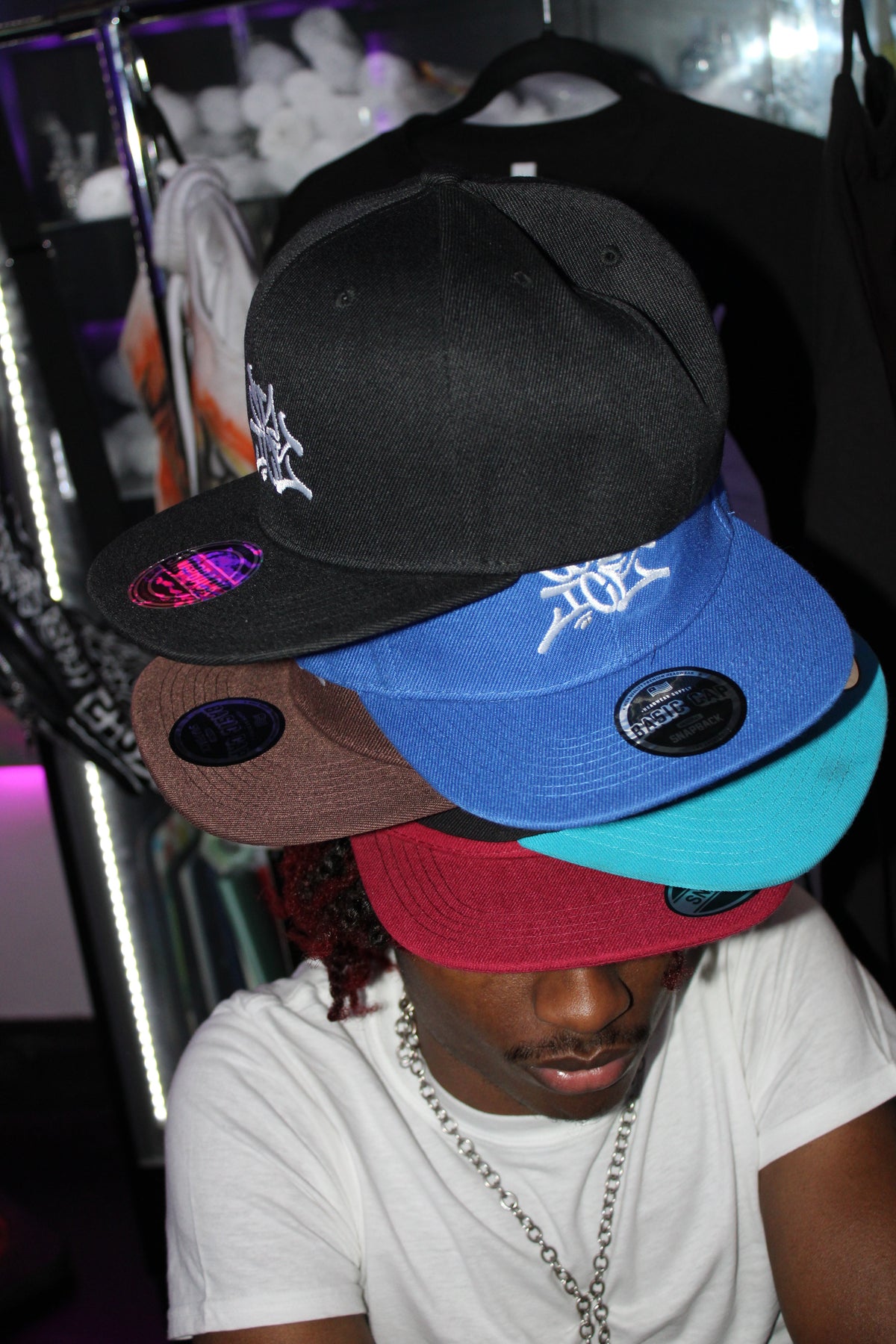HATS & ACESSORIES
