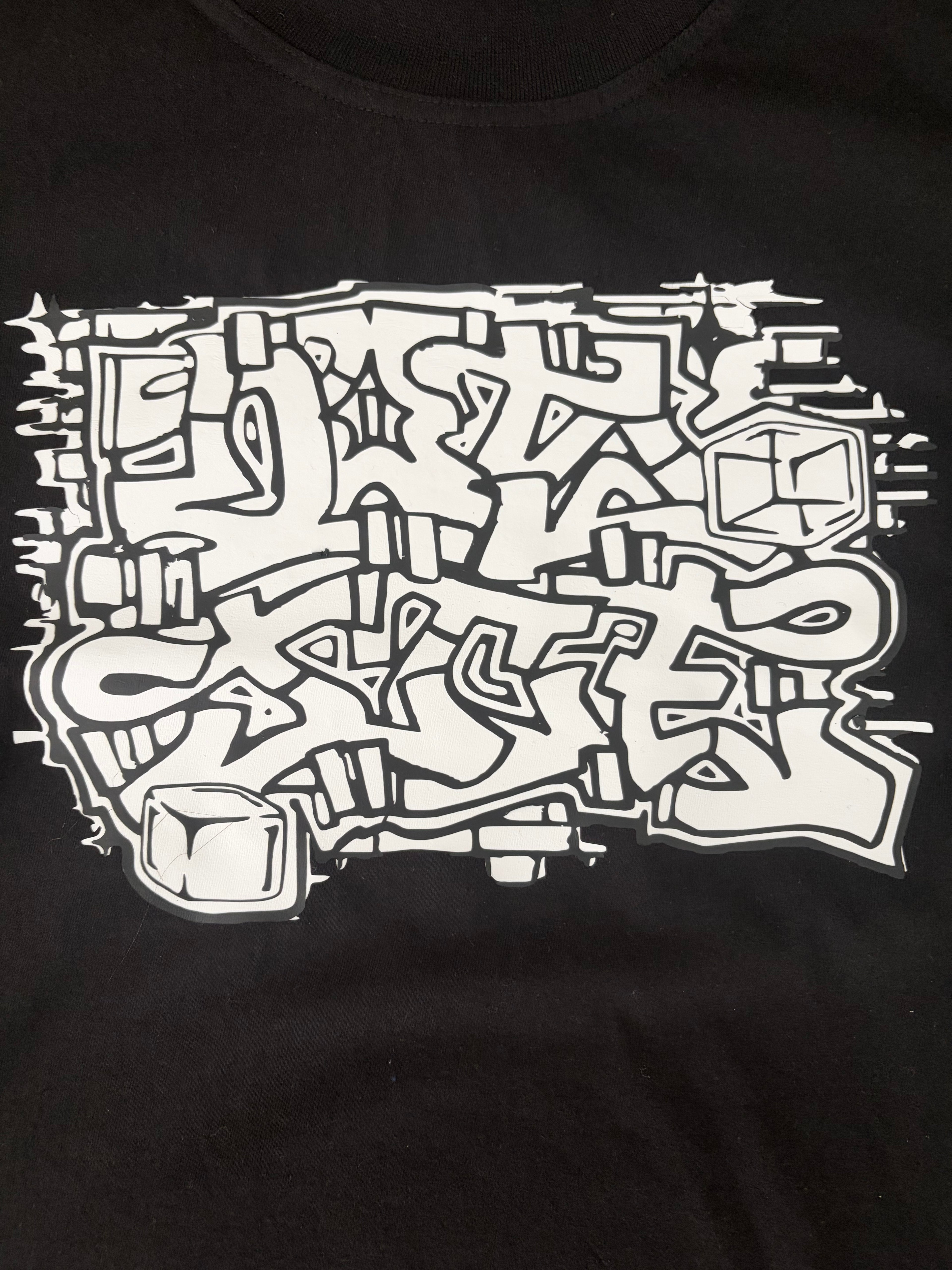 Dosice graffiti tee